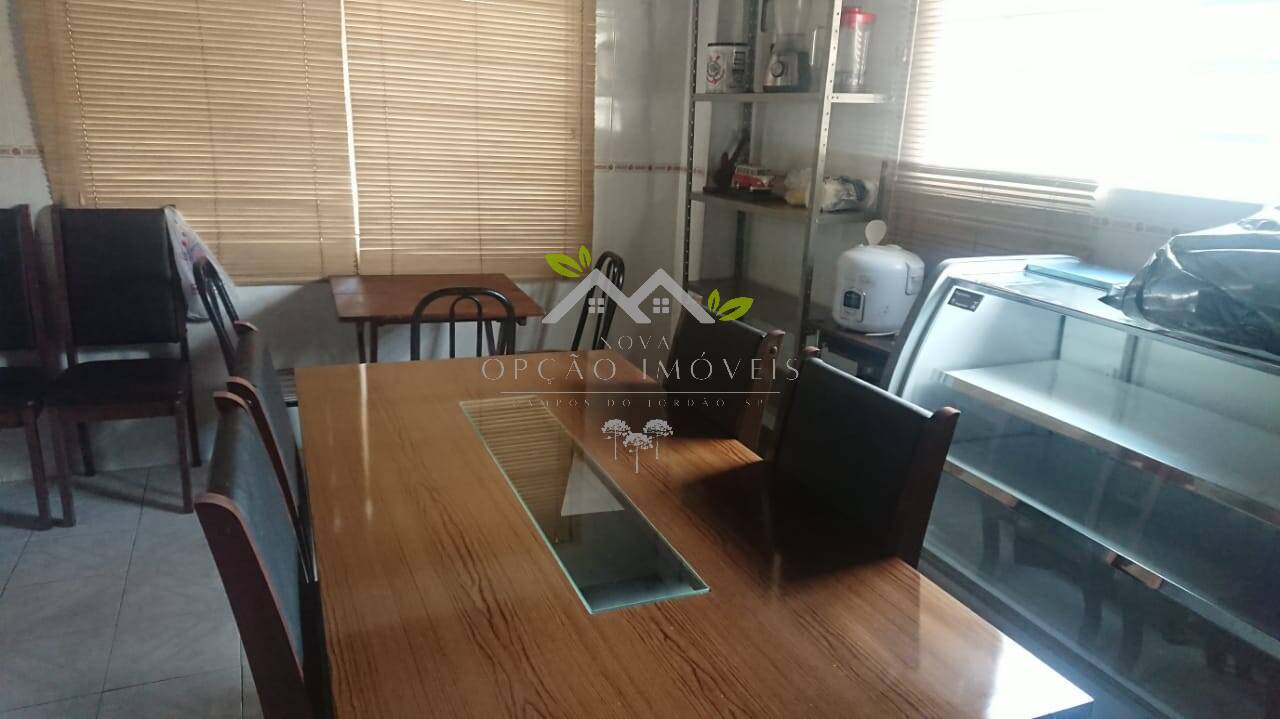 Casa à venda com 4 quartos, 200m² - Foto 6