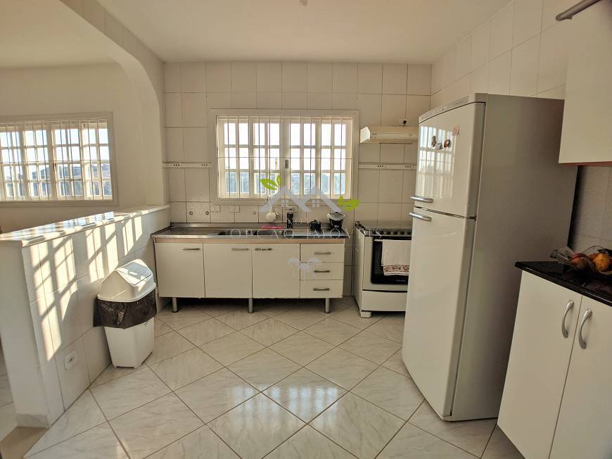 Casa à venda com 3 quartos, 220m² - Foto 6