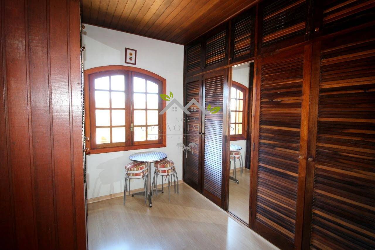 Casa à venda com 3 quartos, 240m² - Foto 10