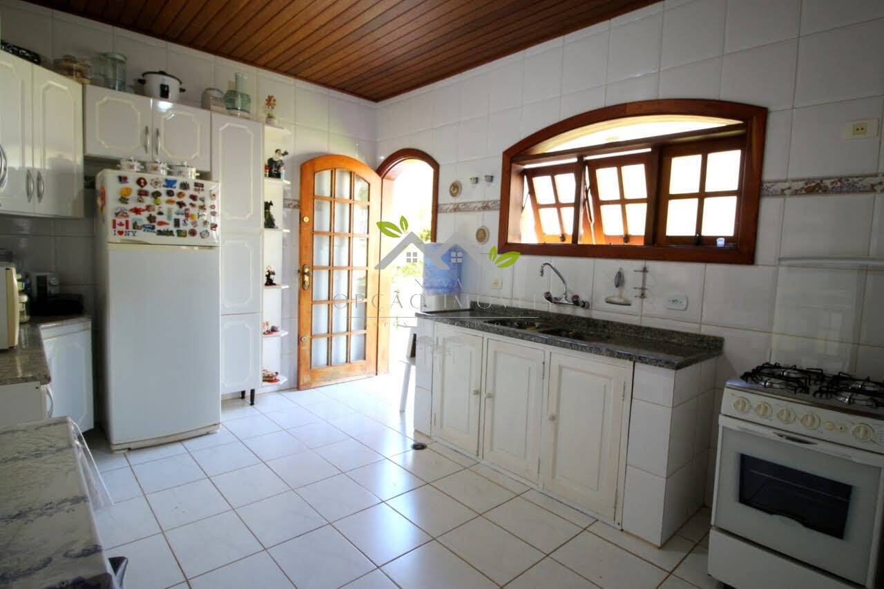 Casa à venda com 3 quartos, 240m² - Foto 11