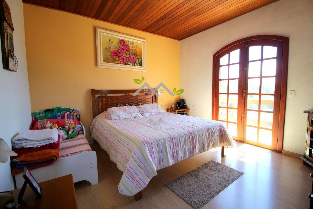 Casa à venda com 3 quartos, 240m² - Foto 9