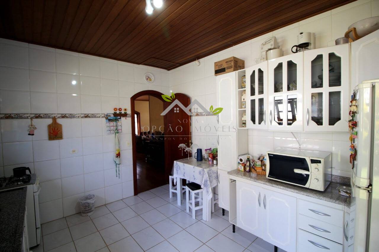 Casa à venda com 3 quartos, 240m² - Foto 12