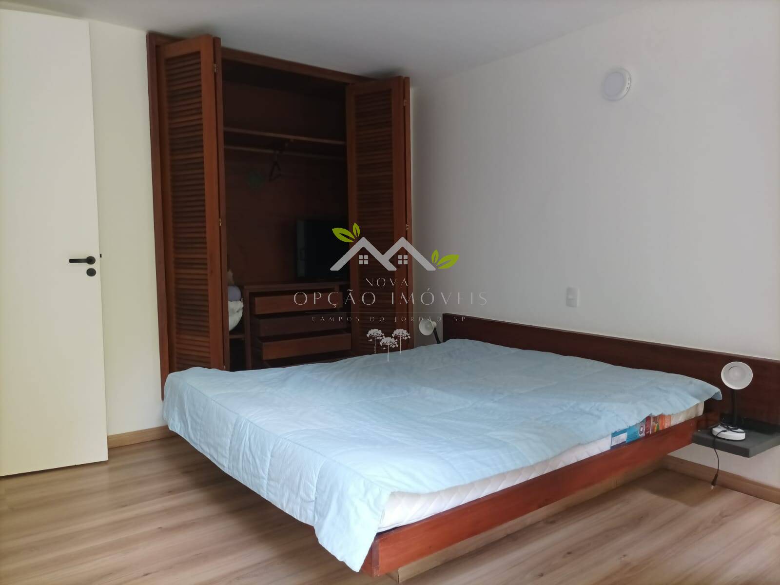 Casa à venda com 4 quartos, 200m² - Foto 22