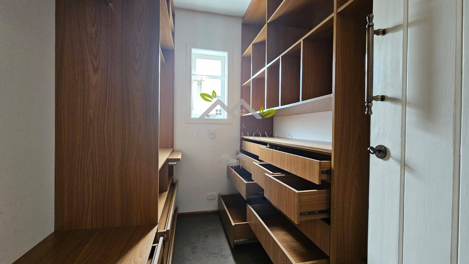 Casa à venda com 4 quartos, 350m² - Foto 18