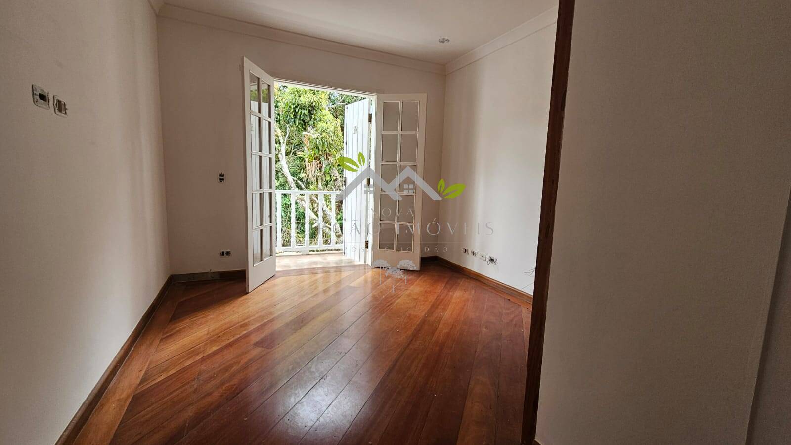 Casa à venda com 4 quartos, 350m² - Foto 27