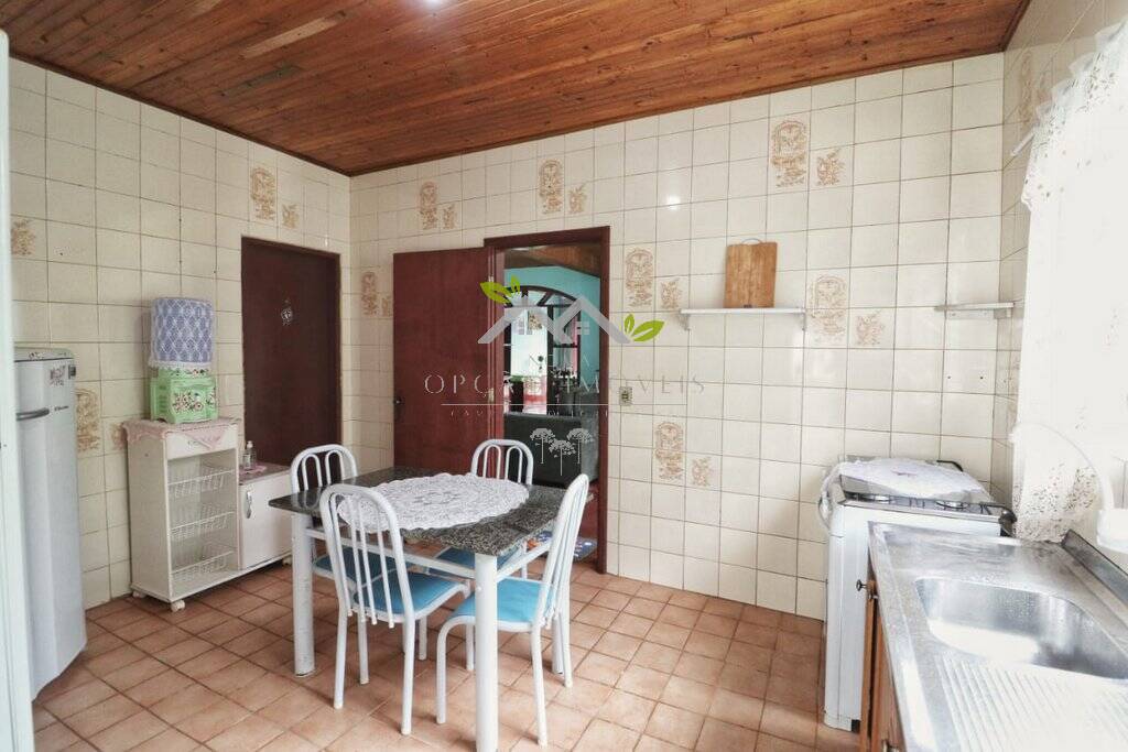 Casa à venda e aluguel com 6 quartos, 184m² - Foto 5