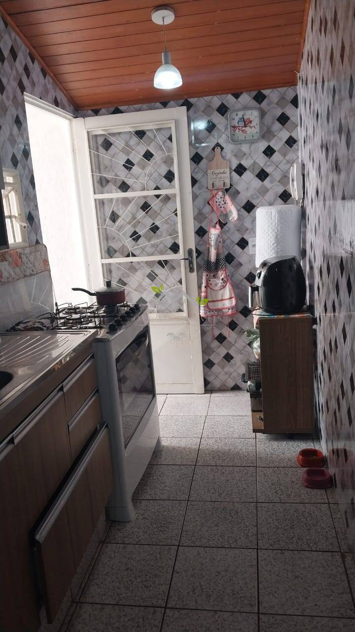 Casa à venda com 3 quartos, 200m² - Foto 4