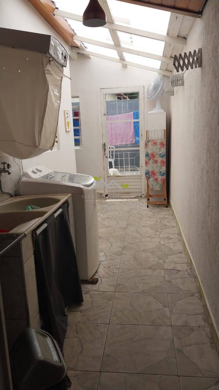 Casa à venda com 3 quartos, 200m² - Foto 18