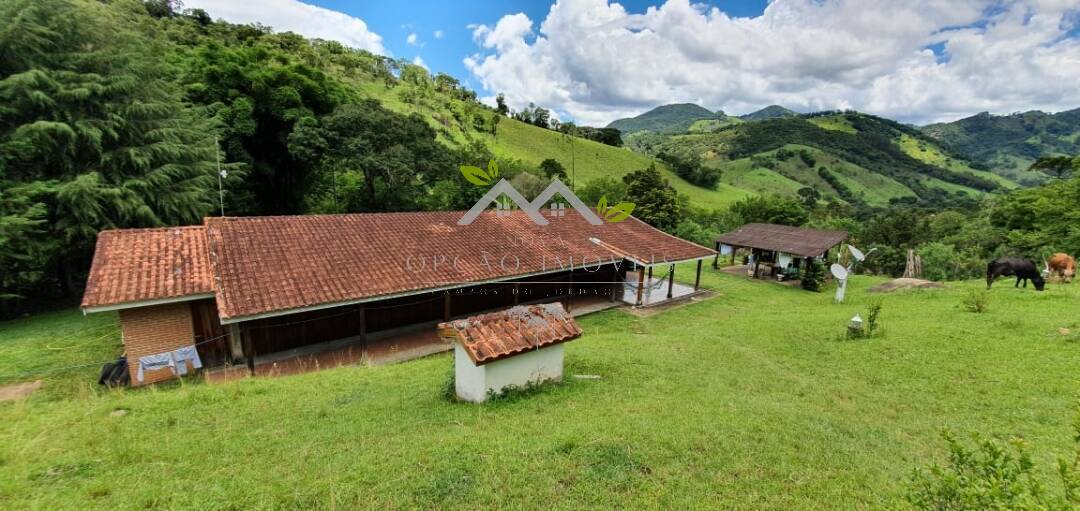 Fazenda à venda e aluguel com 3 quartos, 160m² - Foto 1